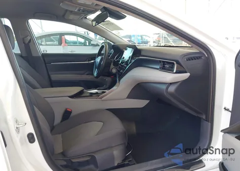 2022 Toyota Camry Le z USA, uszkodzony, nr VIN 4T1C11AK1NU632257